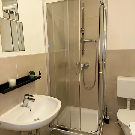 Apartment Near Downtown *